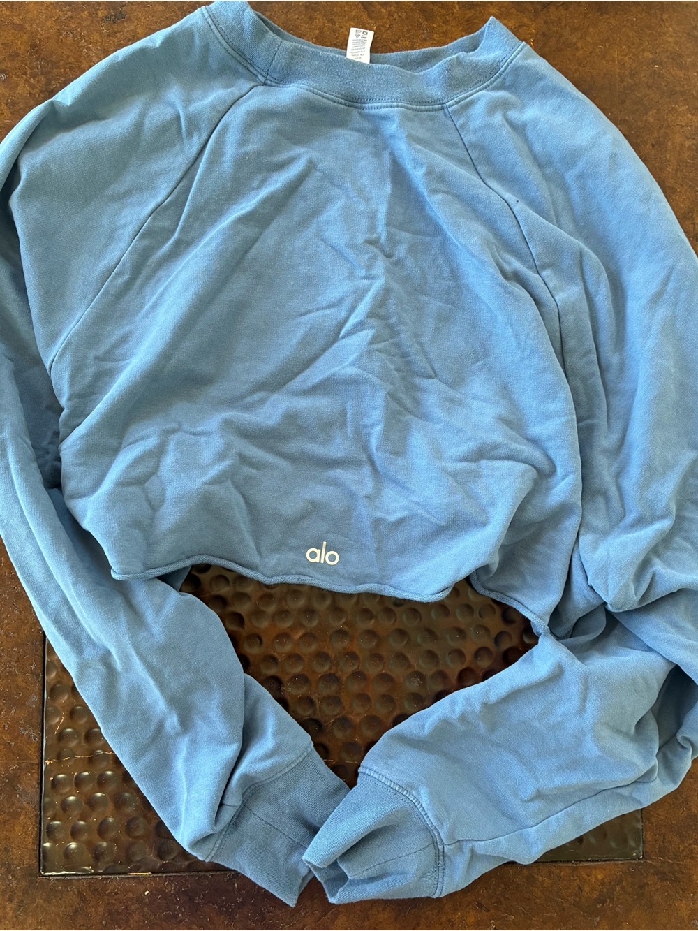 ALO Yoga Blue Cropped Long-Sleeve Sweatshirt - Picture 2 of 3